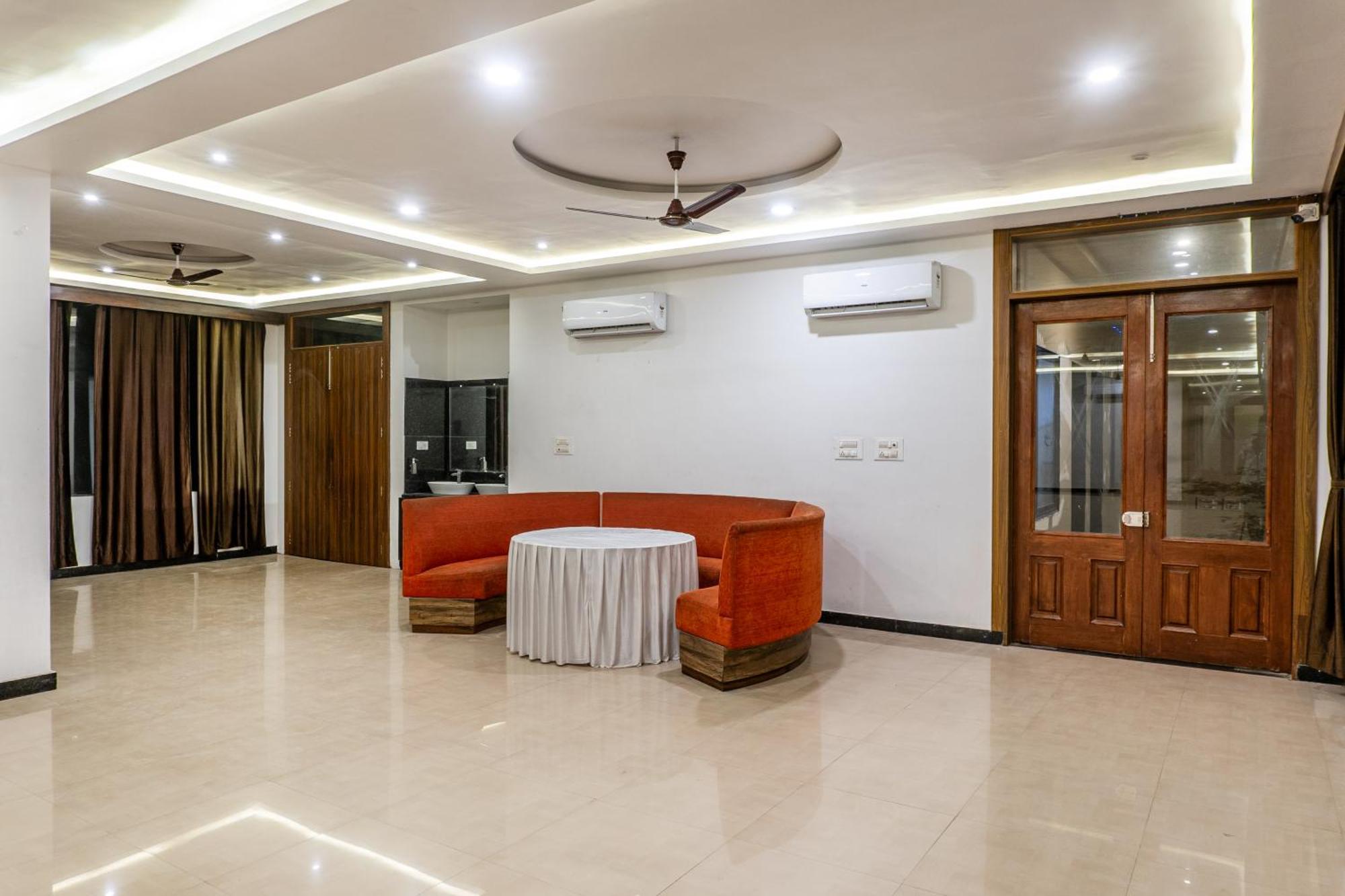 Treebo Spirit Residency Hotell Udaipur Exteriör bild