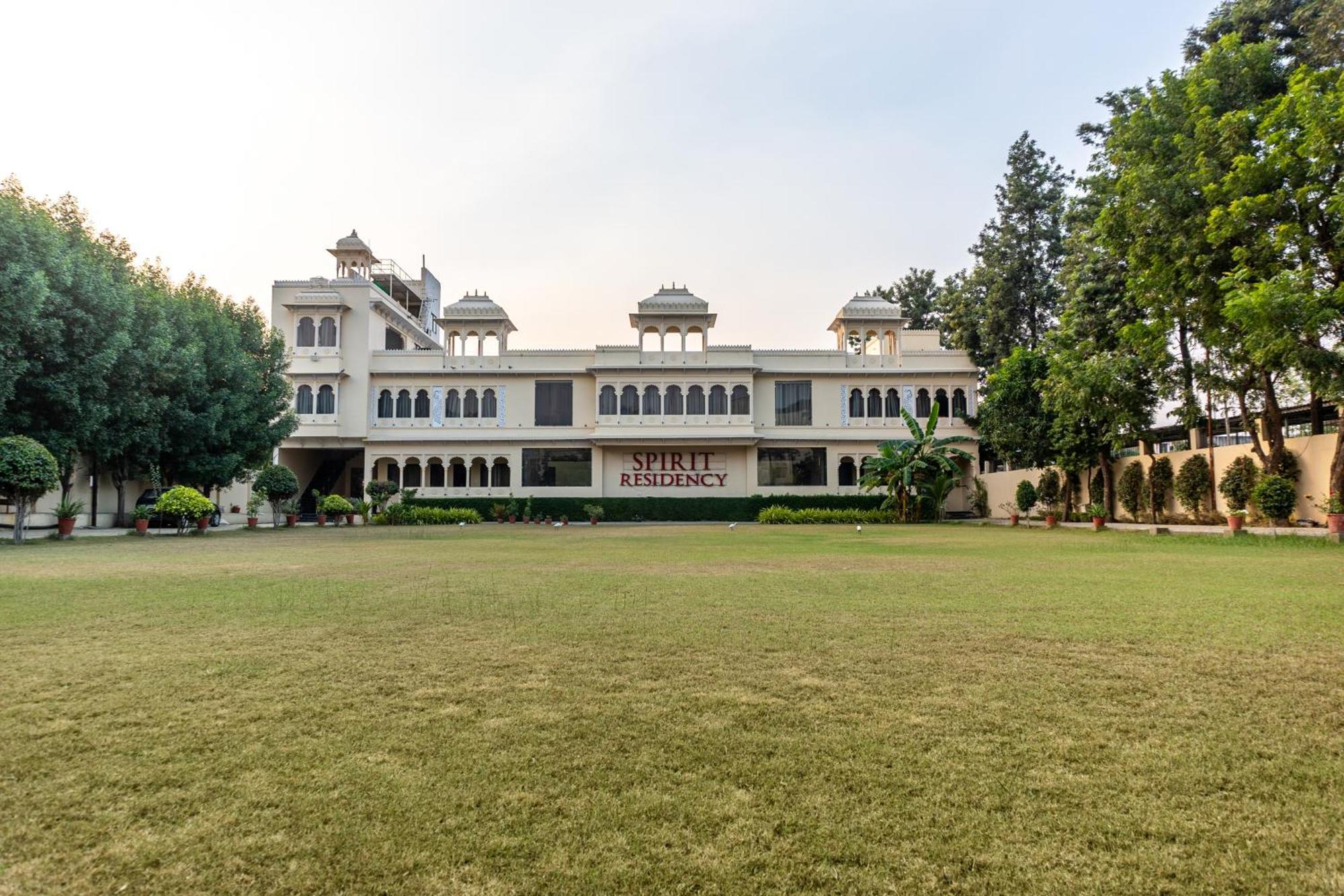 Treebo Spirit Residency Hotell Udaipur Exteriör bild